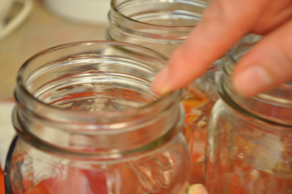 how to keep canning jars from cracking